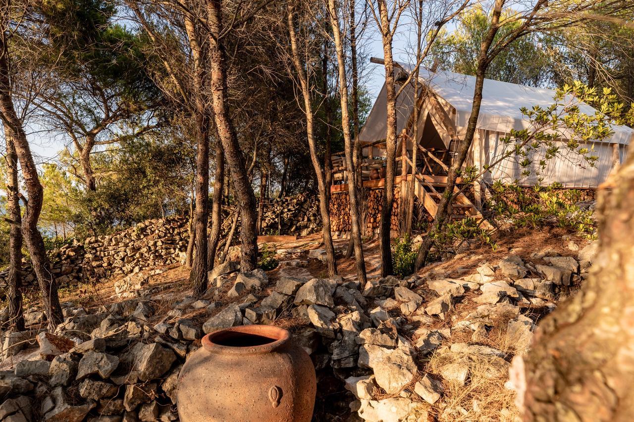 Plage Cachee - Glamping Vrboska Dış mekan fotoğraf